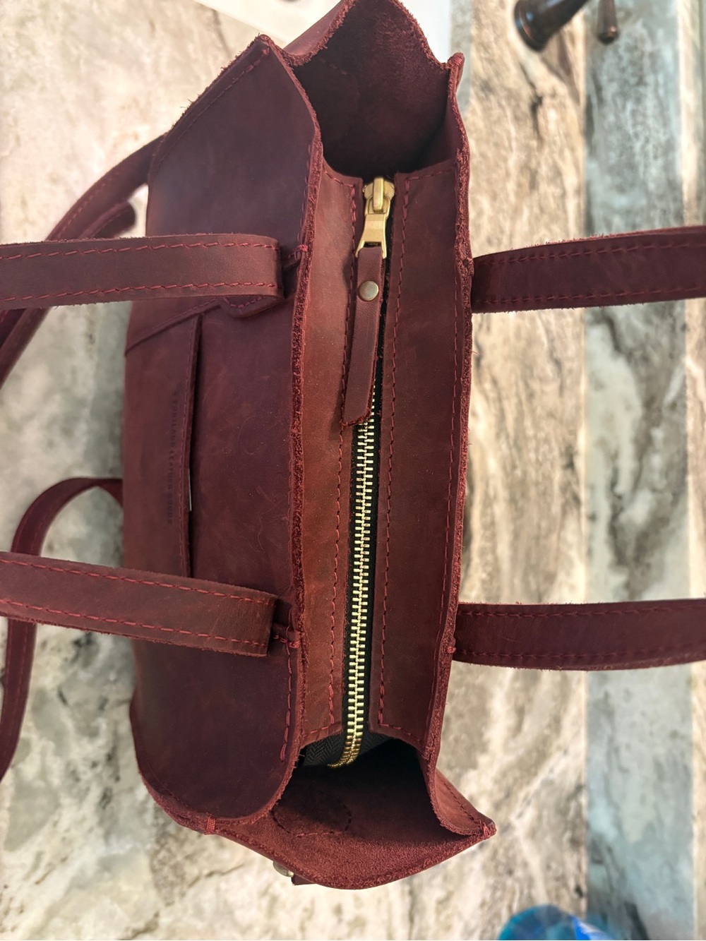 Portland Leather Lola Crossbody tote. - Picture 9 of 11